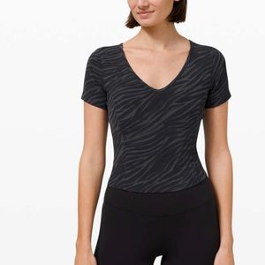 NWT Lululemon Nulu Cropped Slim Yoga Short Sleeve